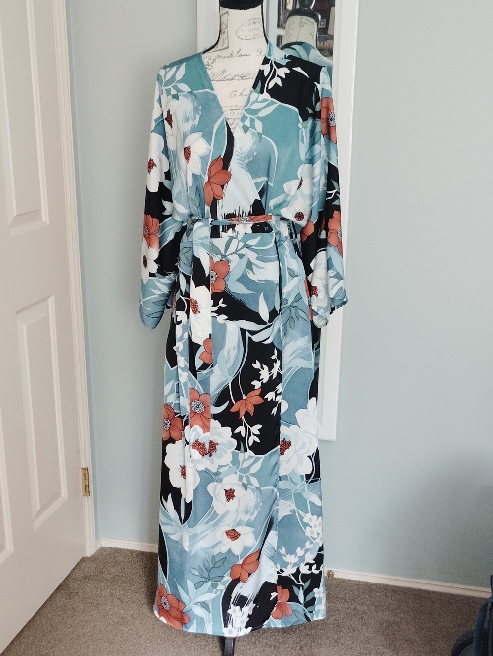 BucketList Floral Kimono Robe Size Large